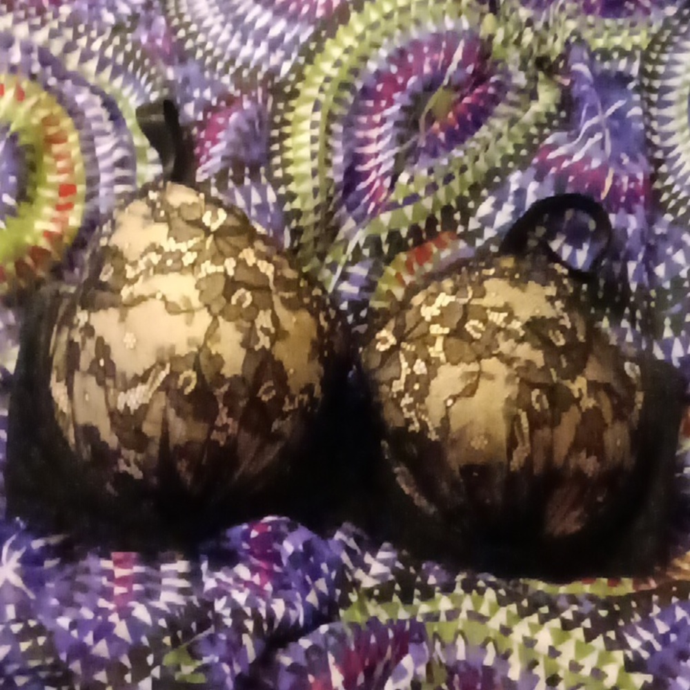 Women's bra - Picture 2 of 3